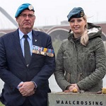Die baret past haar ook – vader en dochter beroepsmilitair